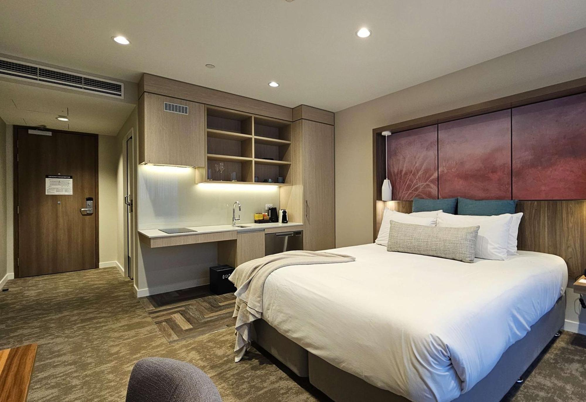 Sudima Christchurch City Buitenkant foto A room at the hotel